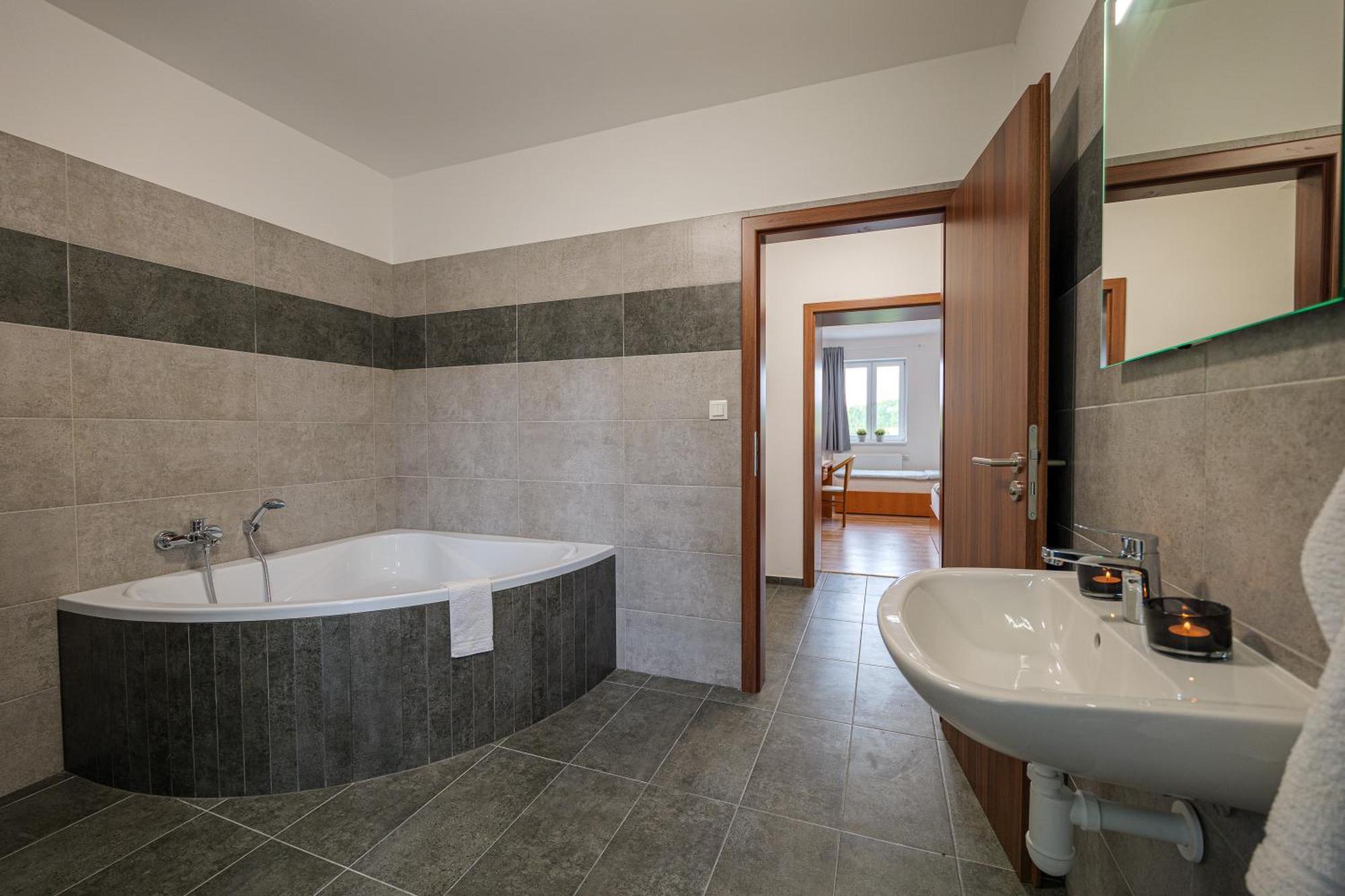Tvm Ostrava 1 Apartment ภายนอก รูปภาพ